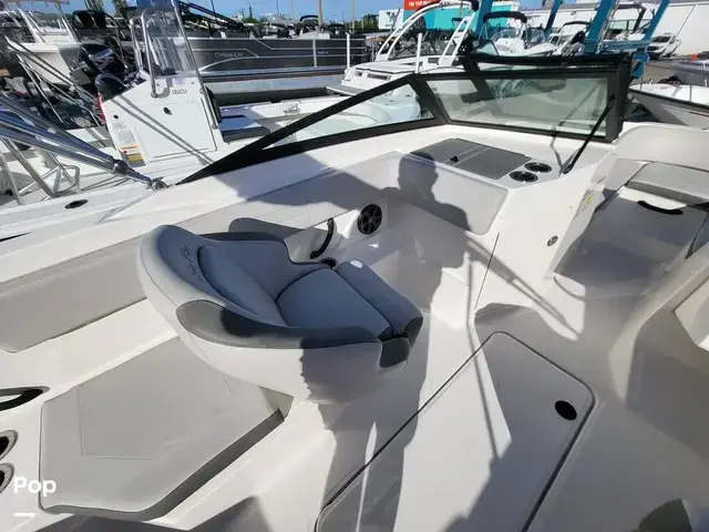 Sea Ray SPX 210 OB