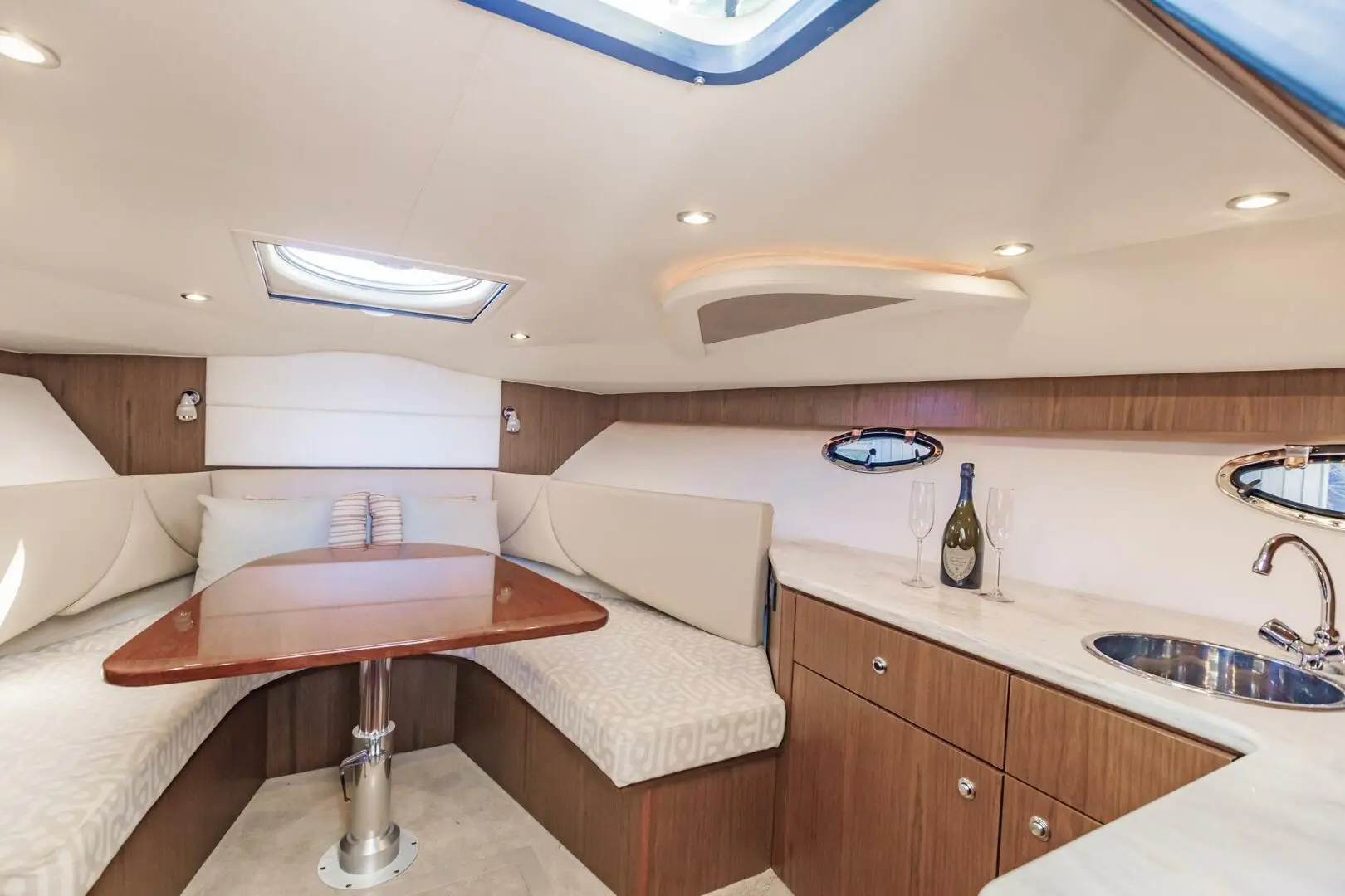 2015 Tiara 3100 coronet