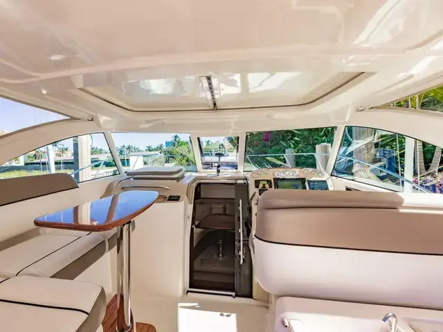 Tiara Yachts 3100 Coronet