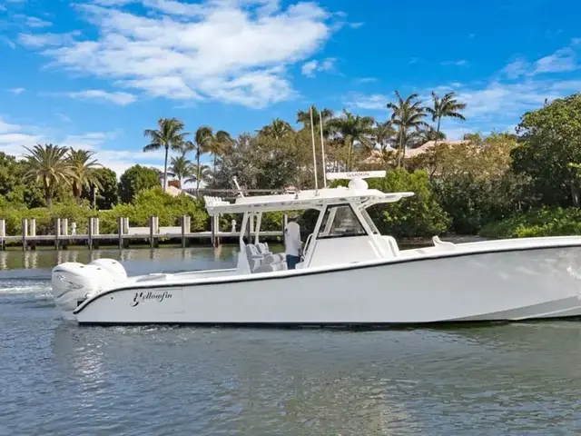 Yellowfin Center Console