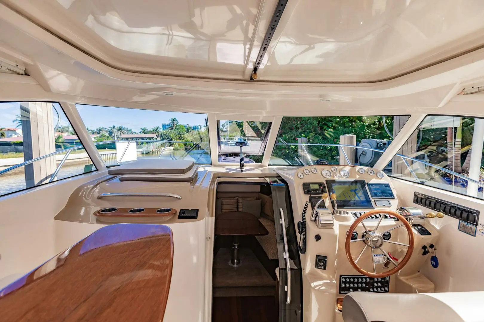 2015 Tiara 3100 coronet