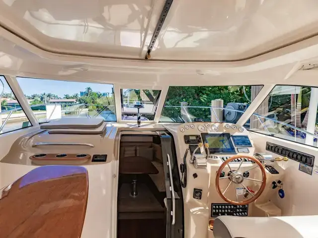 Tiara Yachts 3100 Coronet