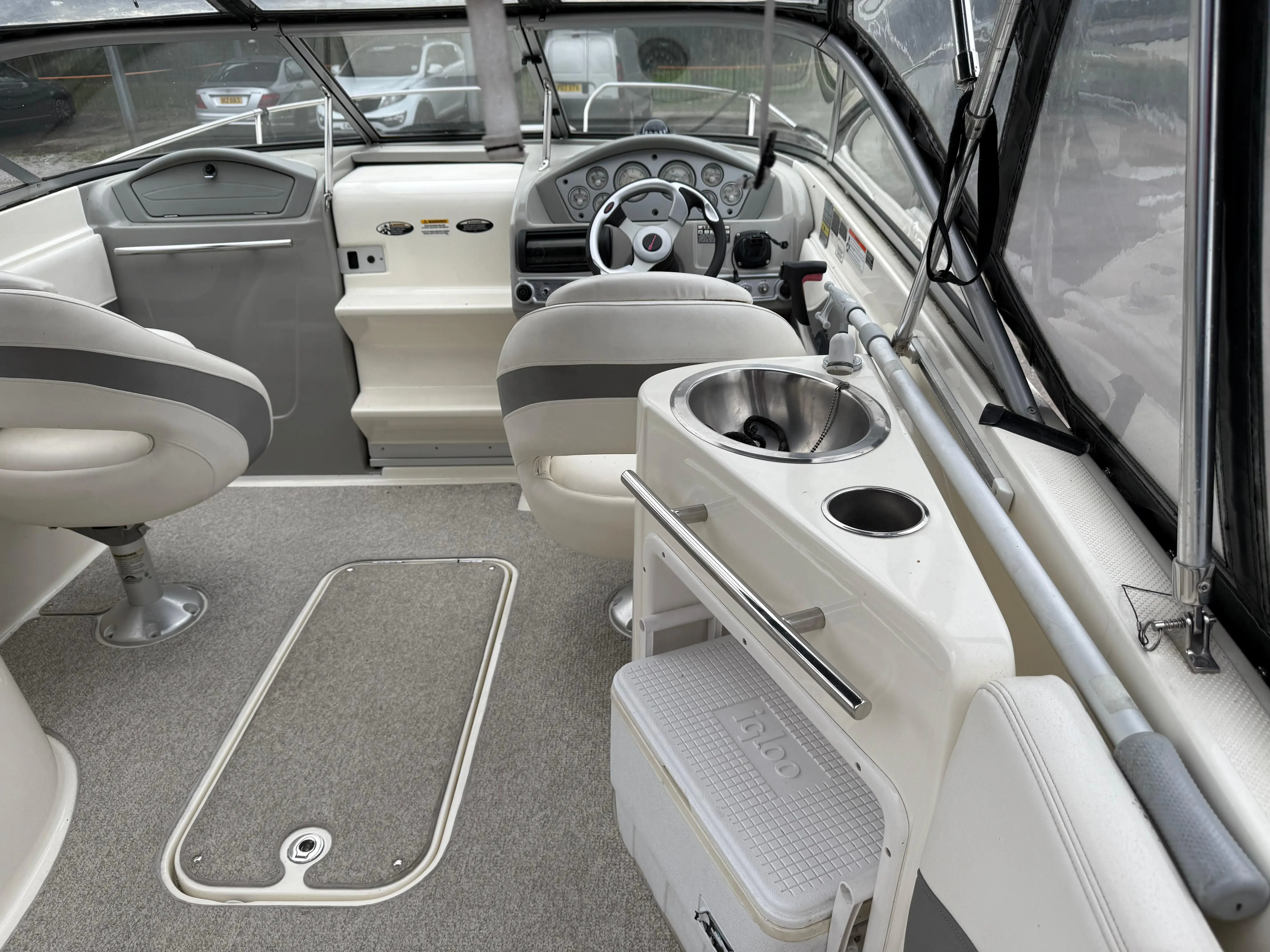 2010 Bayliner 702