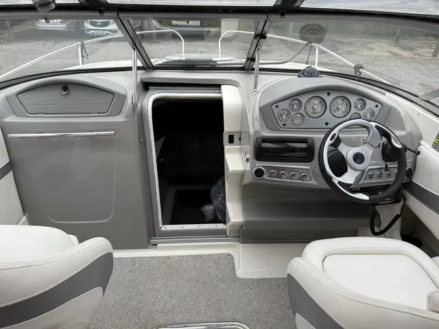 Bayliner 702