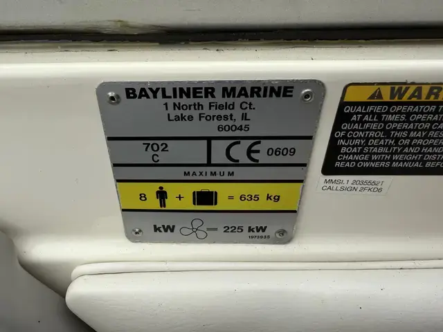 Bayliner 702