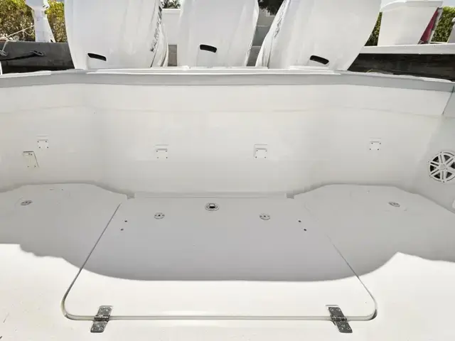 Yellowfin Center Console