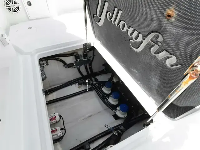 Yellowfin Center Console