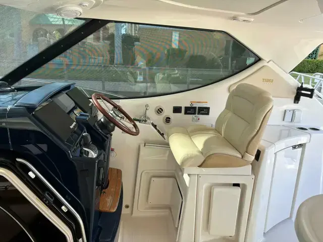 Tiara Yachts 3900 Sovran