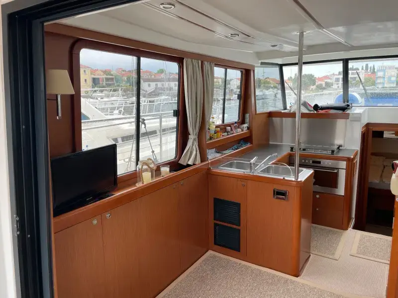 2012 Beneteau swift trawler 34 fly