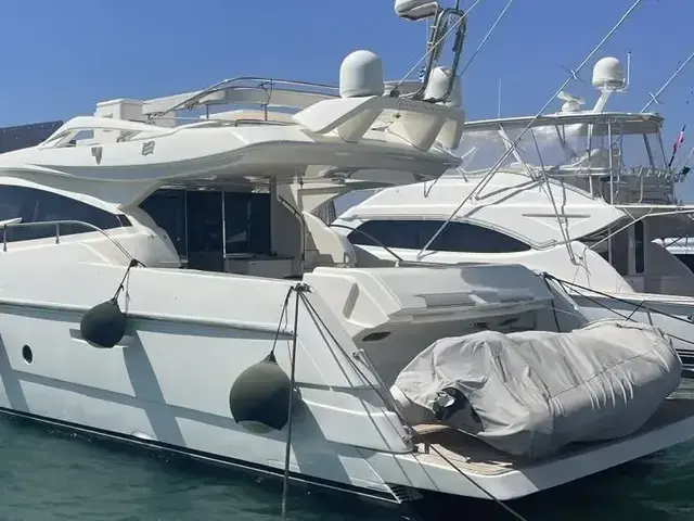 Ferretti Yachts 650 Flybridge