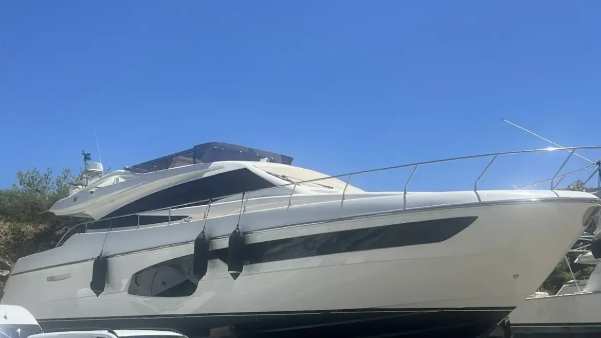 2017 Ferretti 650