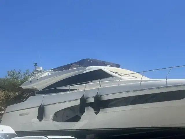 Ferretti Yachts 650 Flybridge