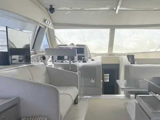 Ferretti Yachts 650 Flybridge