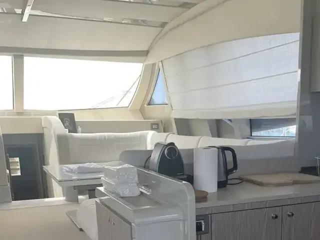 Ferretti Yachts 650 Flybridge