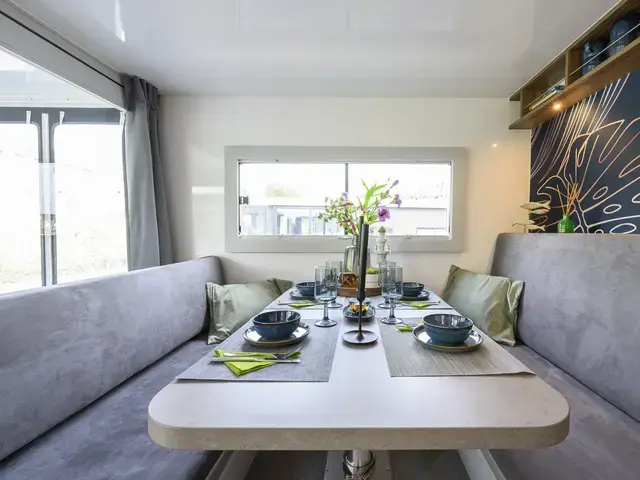 Flexmobil Houseboat Insula