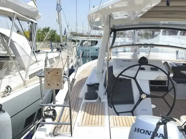 Hanse 548