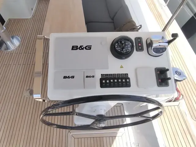 Hanse 548