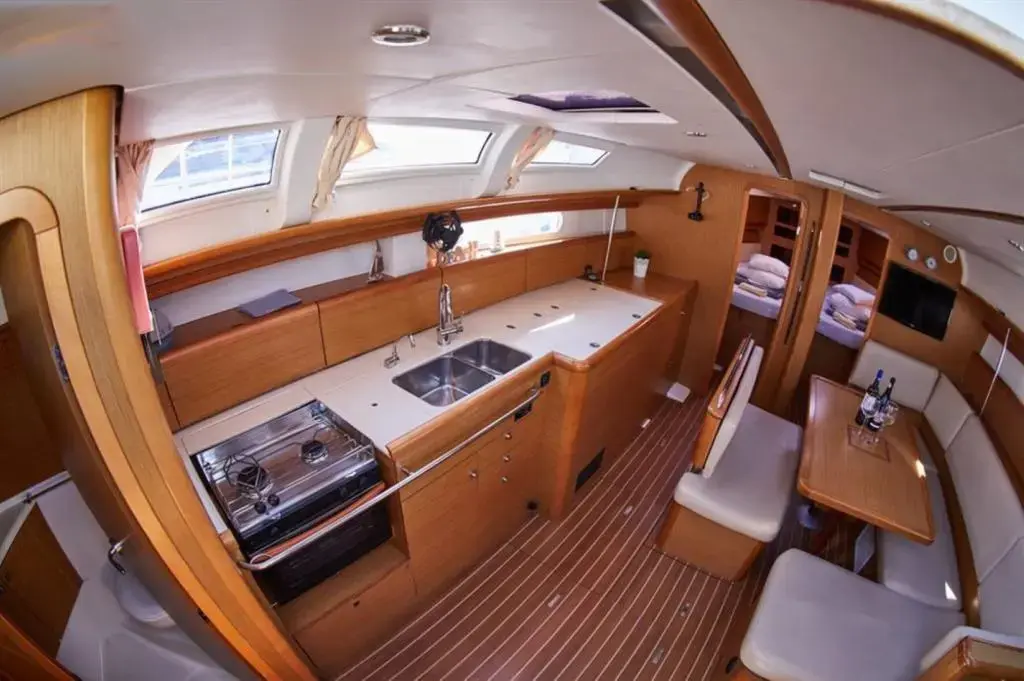 2010 Jeanneau sun odyssey 44i