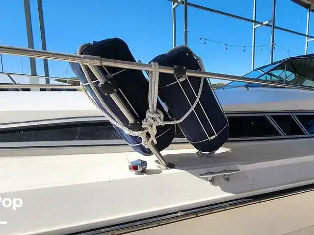 Sea Ray 390 Express Cruiser