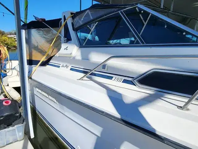 Sea Ray 390 Express Cruiser