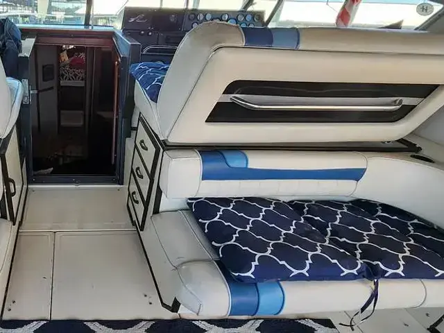 Sea Ray 390 Express Cruiser