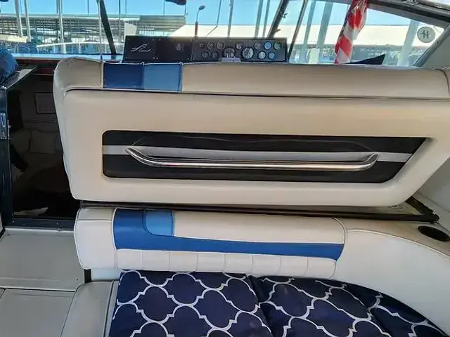 Sea Ray 390 Express Cruiser