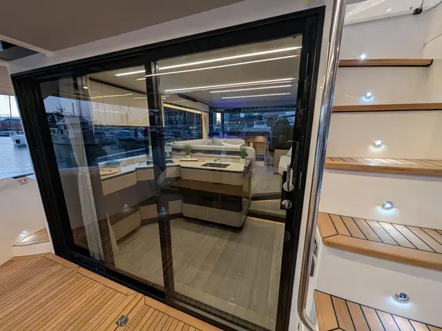 Absolute Navetta 48