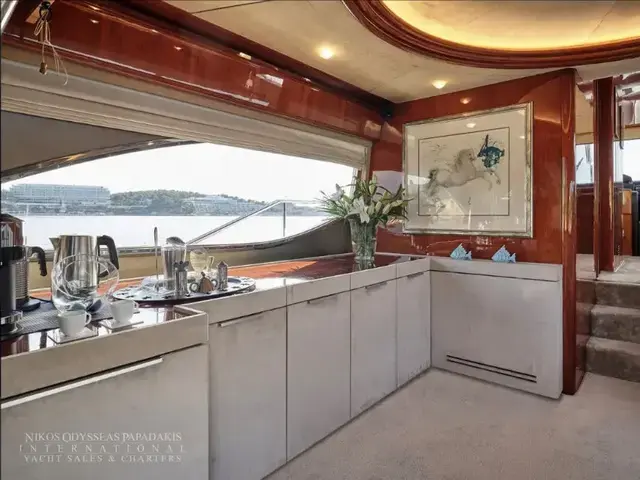 Ferretti Yachts 68