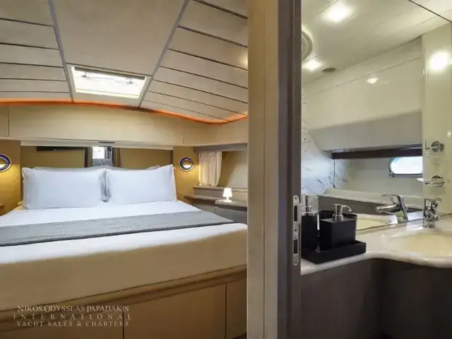 Ferretti Yachts 68