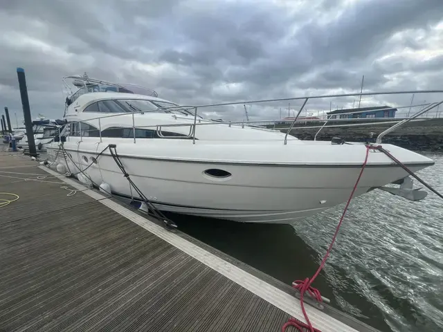 Fairline Squadron 52