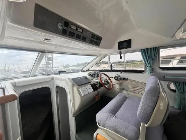 Sealine 330 Statesman