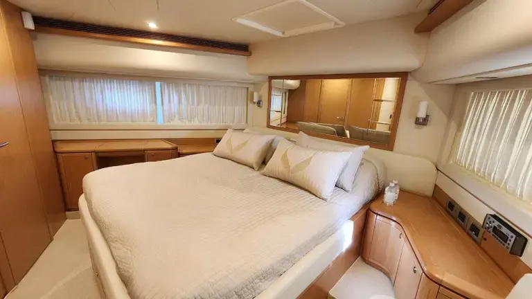 2010 Ferretti 830