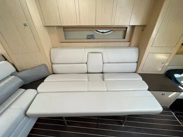 Monterey 335 Sport Yacht