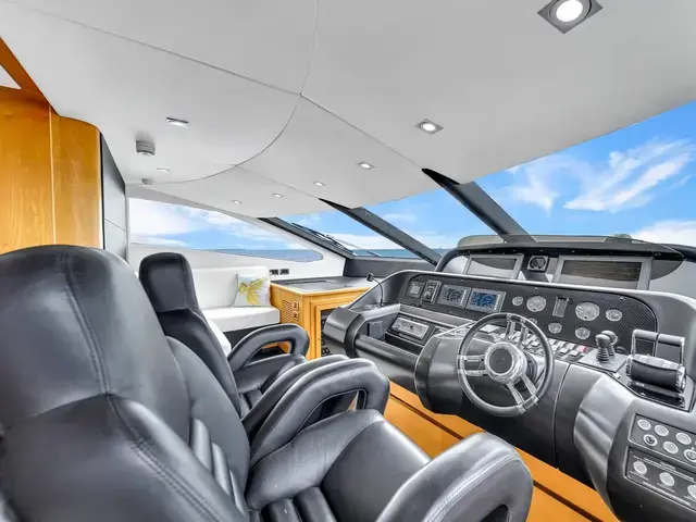 Sunseeker 80 Flybrige