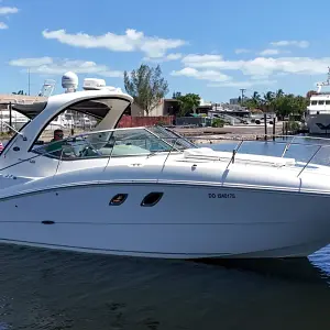 2009 Sea Ray 330 Sundancer