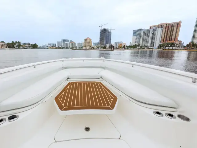 Boston Whaler 320 Outrage