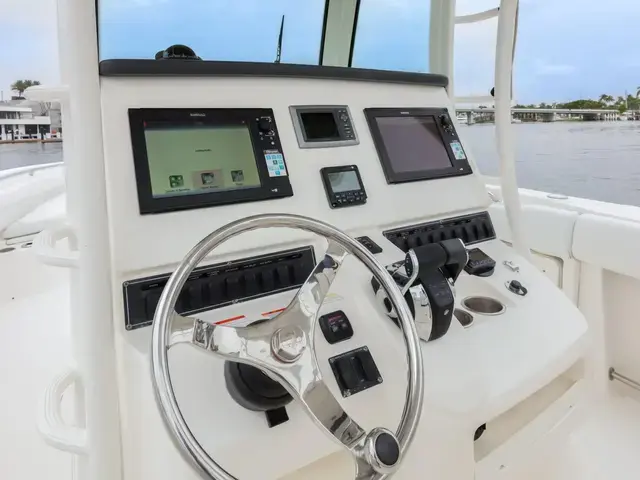 Boston Whaler 320 Outrage