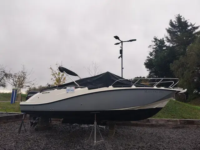 Quicksilver 675 Activ