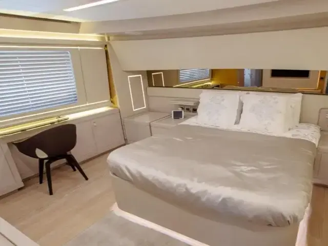 Custom Line Navetta 28