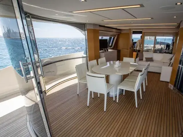 Custom Line Navetta 28