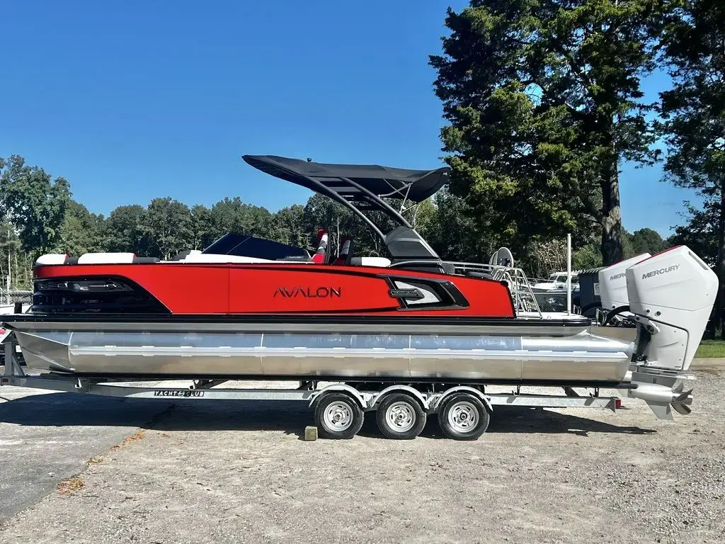 2025 Avalon excalibur ltd 25 quad lounge windshield - triple toon twin - in stock