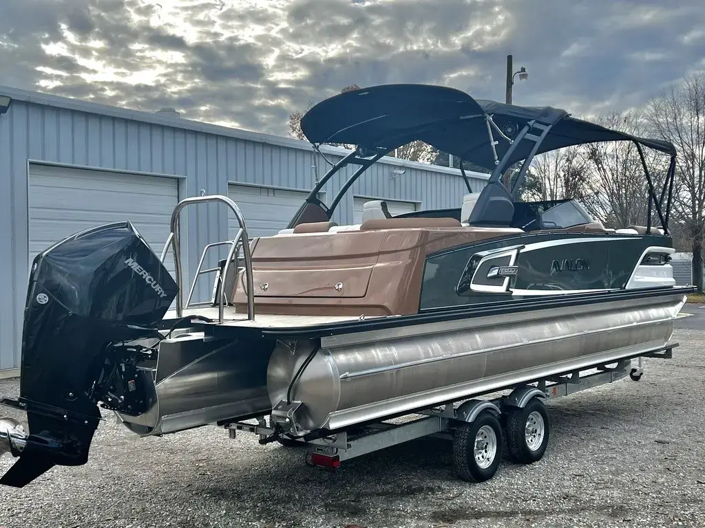 2024 Avalon excalibur ltd 25 elite windshield - triple toon - in stock! rigged & ready!