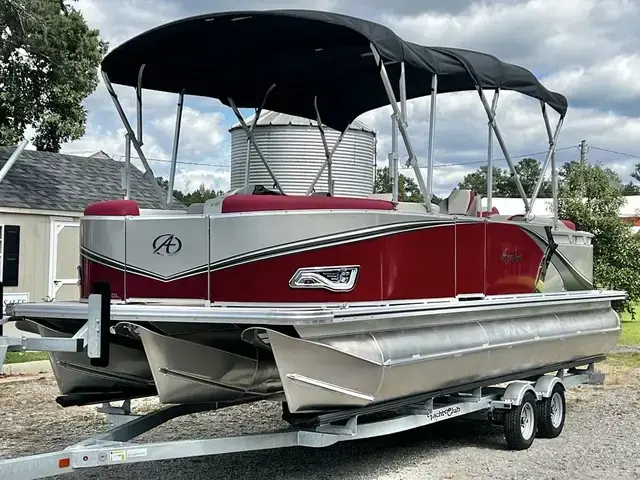 Avalon LSZ 23 Quad Lounge - Triple Toon - IN STOCK