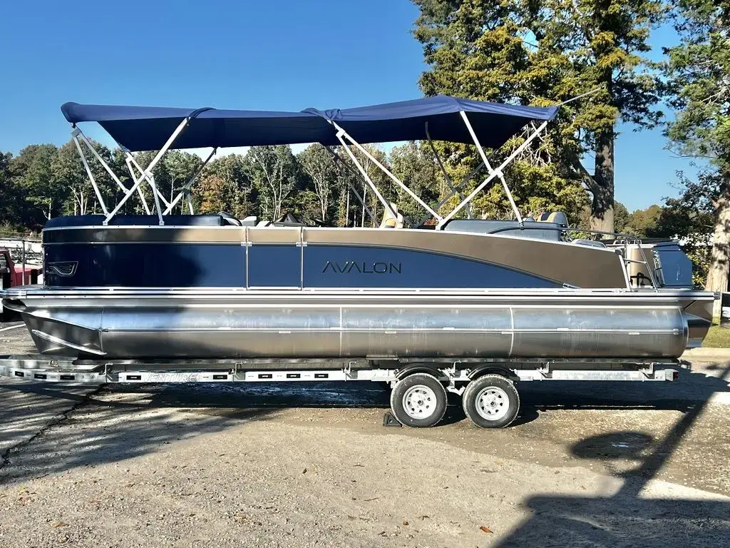 2025 Avalon catalina 25 quad lounge shift - triple toon - in stock