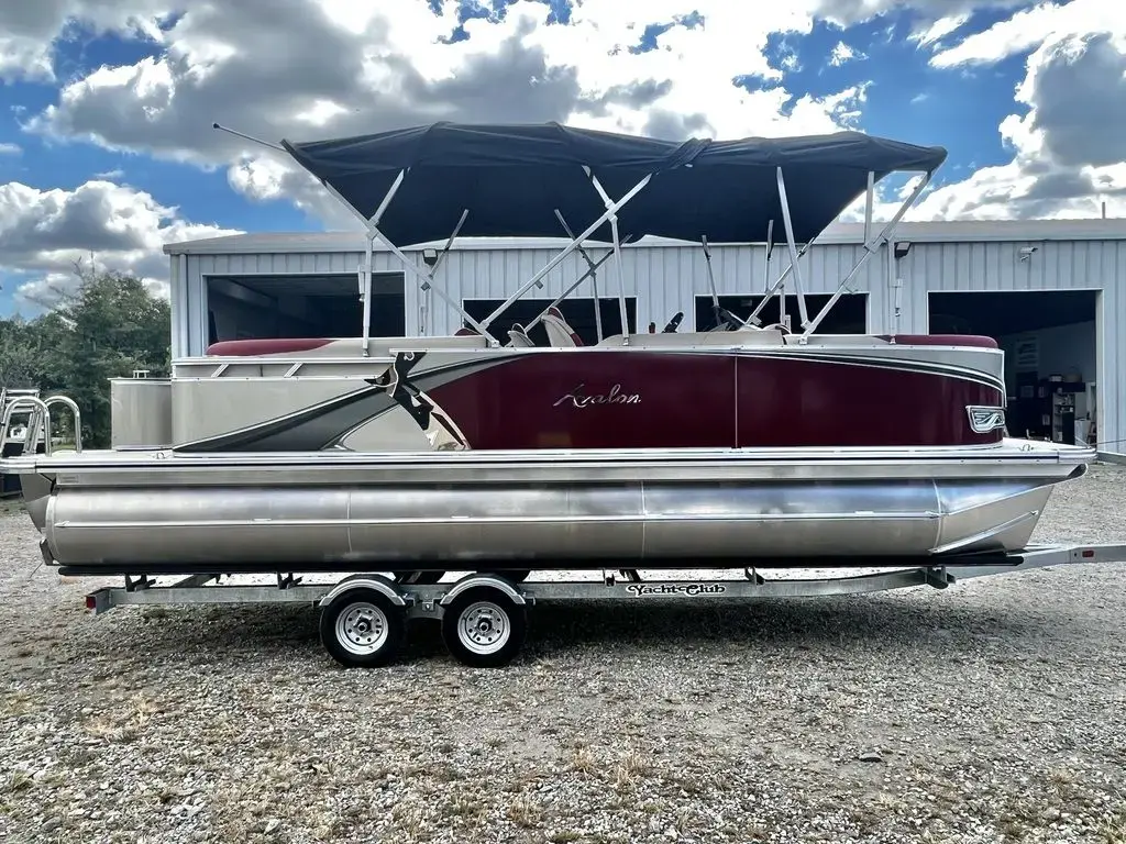 2024 Avalon lsz 23 quad lounge - triple toon - in stock