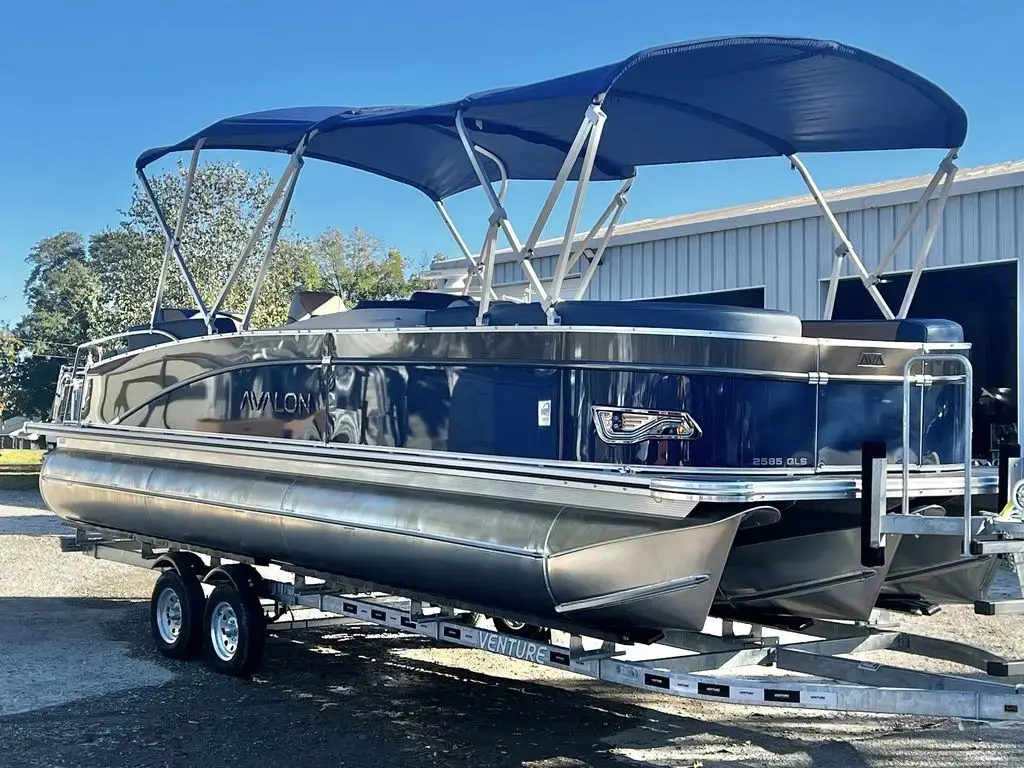 2025 Avalon catalina 25 quad lounge shift - triple toon - in stock