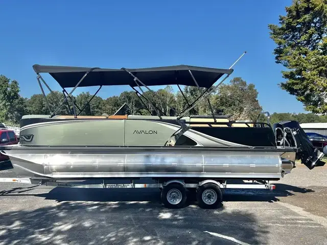 Avalon LSZ 23 Elite Windshield - Triple Toon - IN STOCK