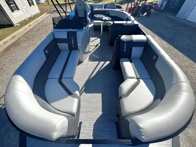 Viaggio Lago X 22 R (Rear Fish) - IN STOCK