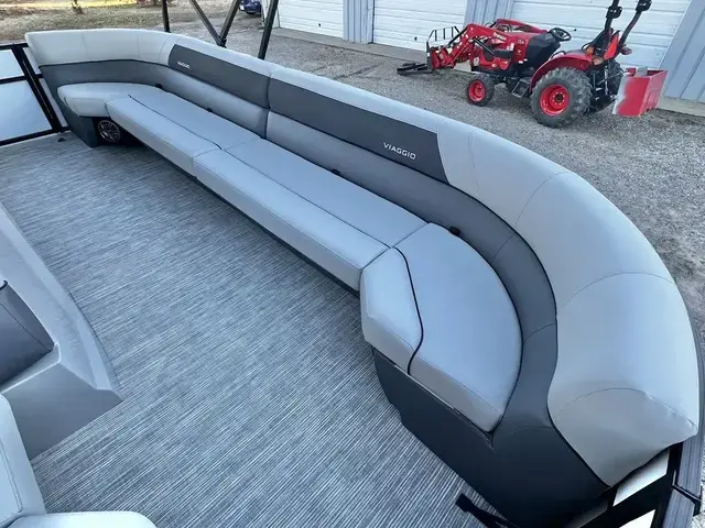 Viaggio Lago V 16 U (Quad Lounge) - IN STOCK