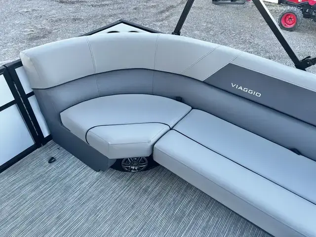 Viaggio Lago V 16 U (Quad Lounge) - IN STOCK